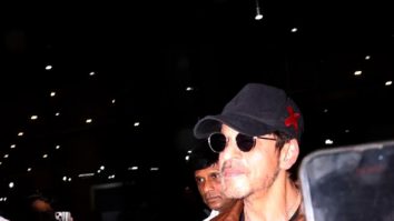 Photos: Shah Rukh Khan and Kiara Advani snapped at the airport