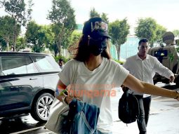 Photos: Shilpa Shetty, Shriya Saran, Maniesh Paul and Aoora snapped at the airport