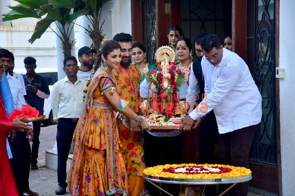 Photos: Shilpa Shetty and Shamita Shetty Ganapati Bappa Immersion at her residence Photos: Shilpa Shetty and Shamita Shetty Ganapati Bappa Immersion at her residence