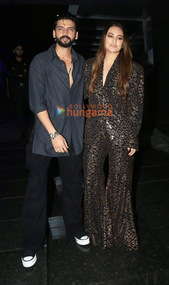 Photos: Sonakshi Sinha, Huma Qureshi and others snapped in Bandra Photos: Sonakshi Sinha, Huma Qureshi and others snapped in Bandra