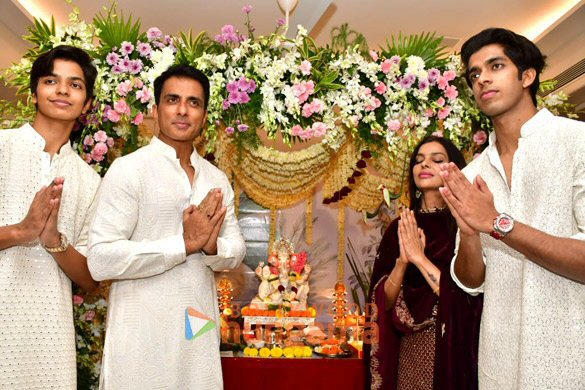 photos sonu sood snapped celebrating ganapati chaturthi at his home 1