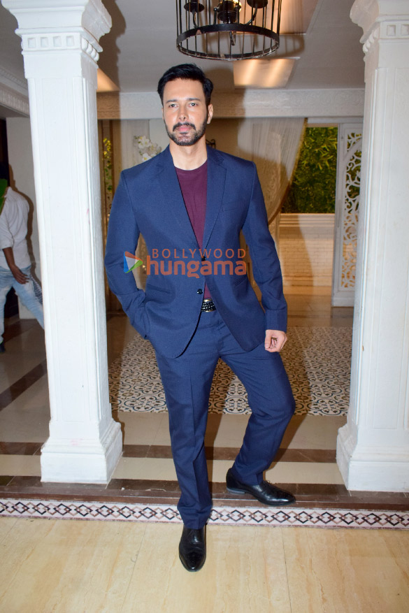 photos subhash ghai karan razdan rajniesh duggal and others grace the announcement of film saira khan case 10
