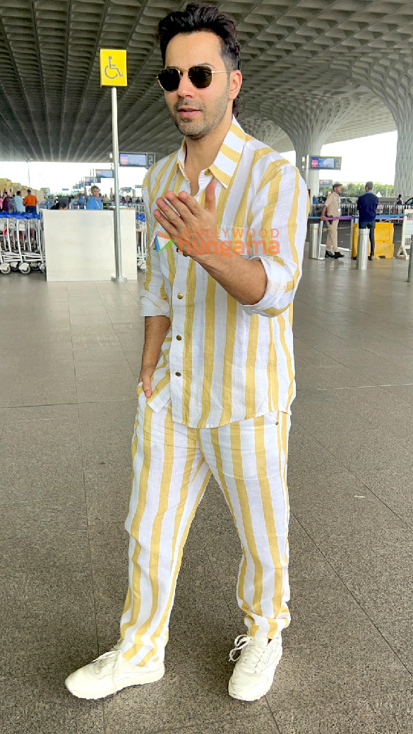 photos varun dhawan arjun kapoor and twinkle khanna snapped at the airport 2