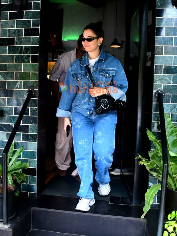 photos vijay varma with tamannaah bhatia snapped outside a cafe in bandra 2