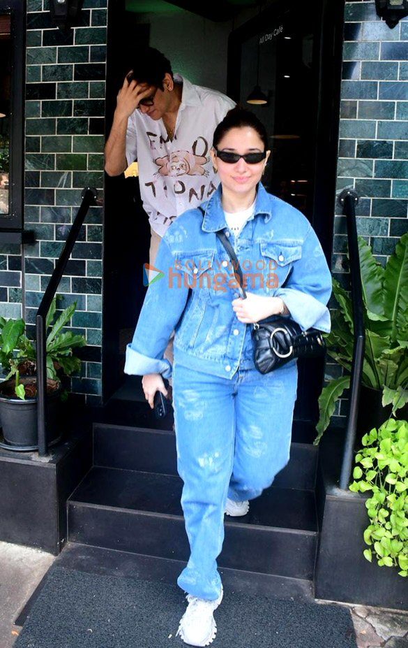 photos vijay varma with tamannaah bhatia snapped outside a cafe in bandra 3