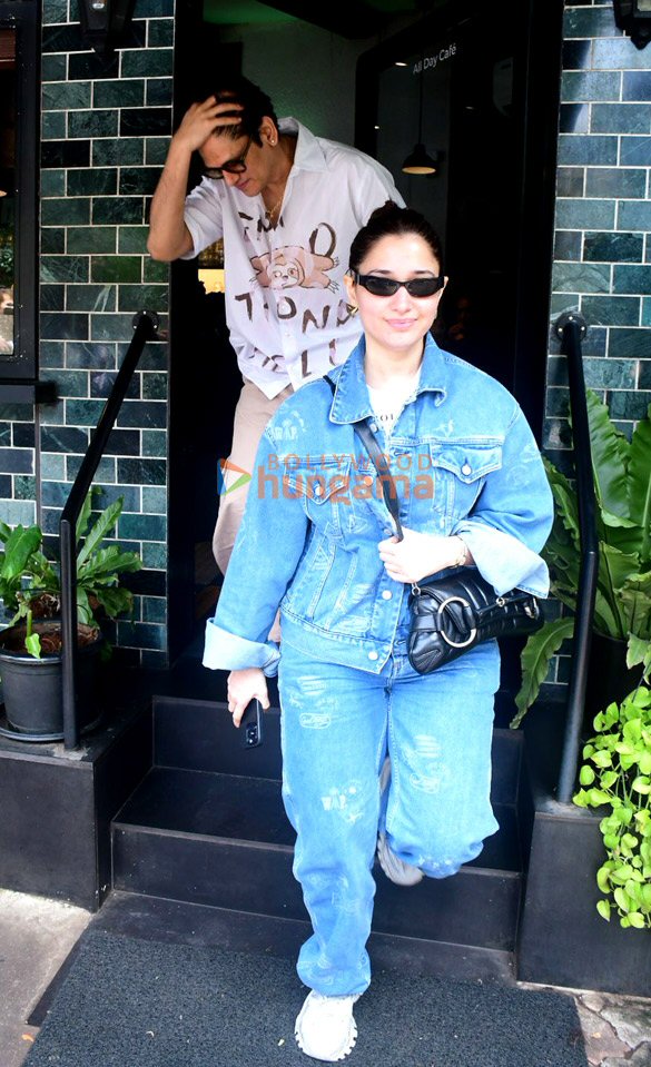 photos vijay varma with tamannaah bhatia snapped outside a cafe in bandra 5