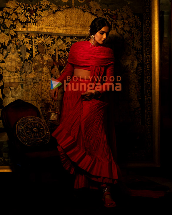 sonam kapoor ahuja 1 100