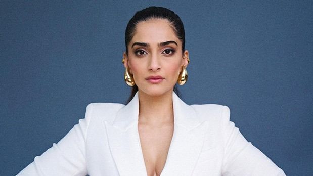 Sonam Kapoor continues her association as brand ambassador for Word to Screen at the MAMI Mumbai Film Festival