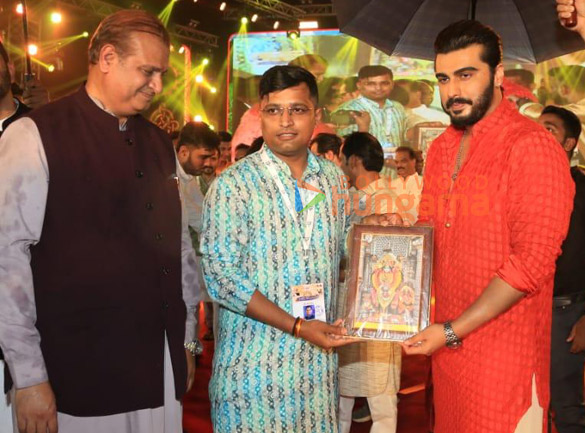 3photos rohit shetty and arjun kapoor at marathi dandiya mohotsav 8