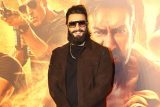 B towns new dad Ranveer Singh papped at the Singham Again trailer launch