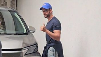 Hrithik Roshan Spotted In Juhu
