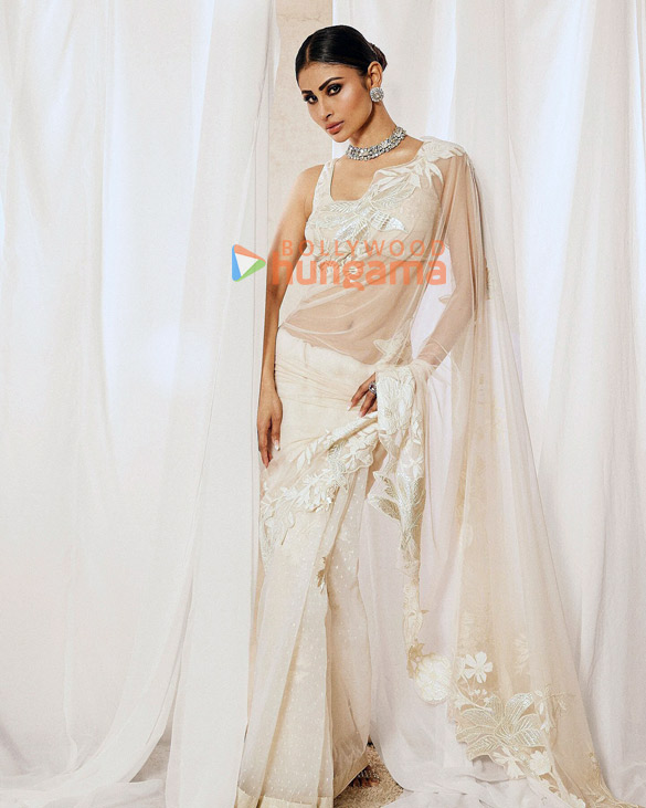 mouni roy 1 275