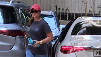 Our Poo can even slay in baggy clothes! Kareena Kapoor Khan