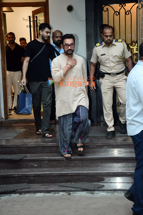 photos aamir khan snapped in bandra 1 4