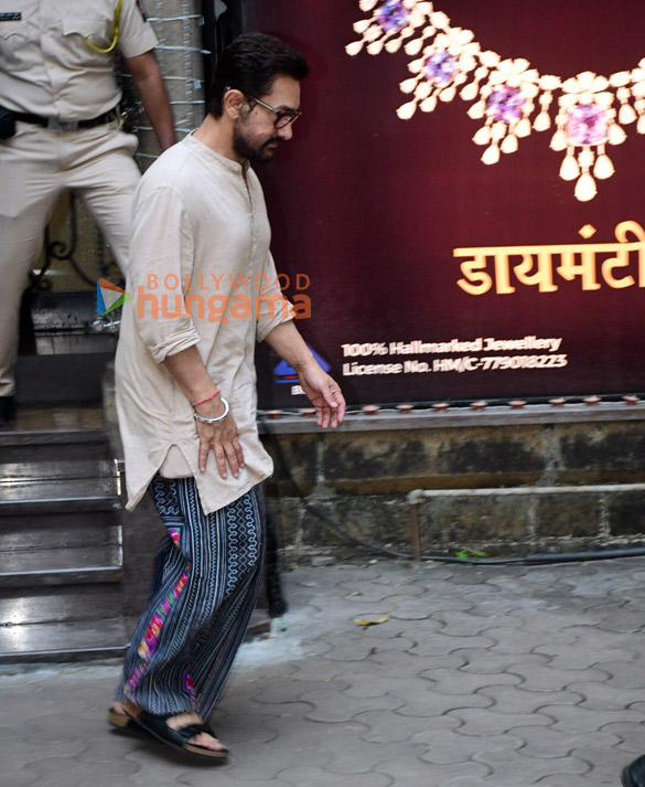 photos aamir khan snapped in bandra 5 4