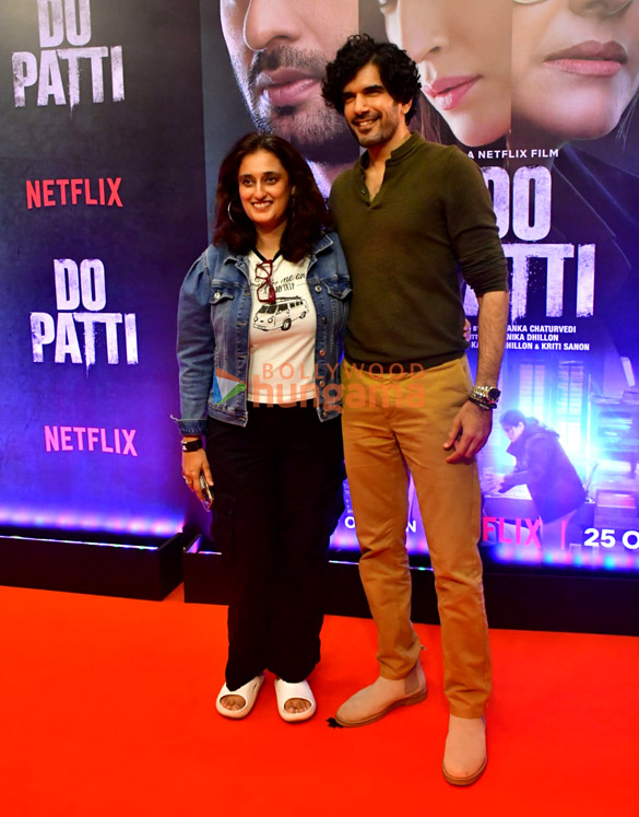 photos ajay devgn kajol kriti sanon and others grace the premiere of do patti 1005 3