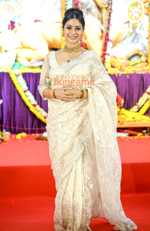 photos ajay devgn kajol rani mukerji alia bhatt and others snapped during durga puja at north bombay sarbojanin 21