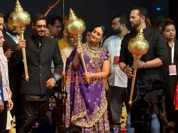 photos ajay devgn kareena kapoor khan and rohit shetty attend ram leela celebrations in new delhi as they promote their film singham again 4