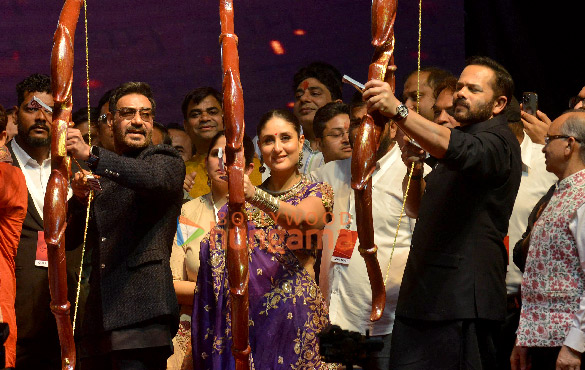 photos ajay devgn kareena kapoor khan and rohit shetty attend ram leela celebrations in new delhi as they promote their film singham again 6