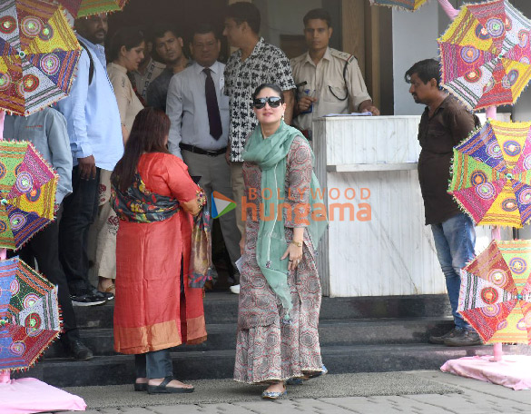 photos ajay devgn kareena kapoor khan and rohit shetty snapped at kalina airport 2