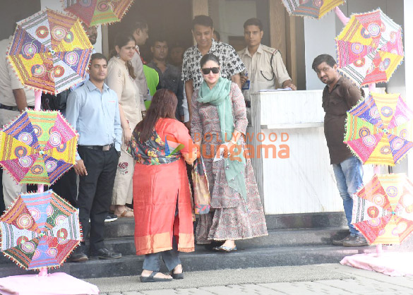 photos ajay devgn kareena kapoor khan and rohit shetty snapped at kalina airport 5