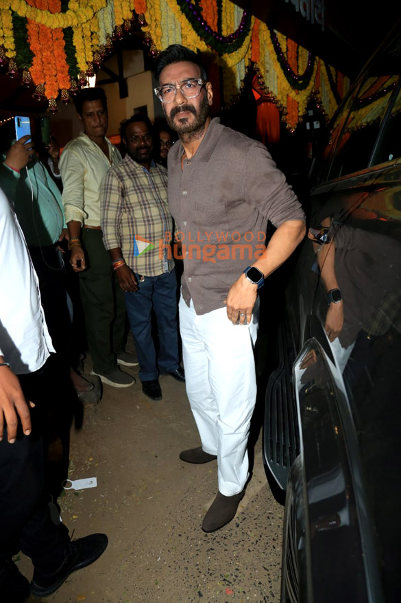 photos ajay devgn rohit shetty tiger shroff and arjun kapoor snapped at raj thackerays house 4