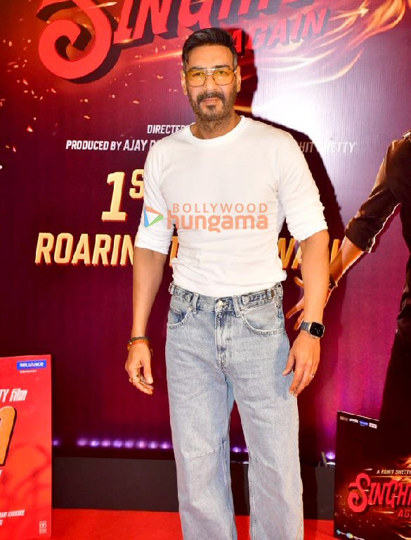 photos ajay devgn and rohit shetty snapped at a multiplex screening singham part 1 to interact with fans and promote singham again 4