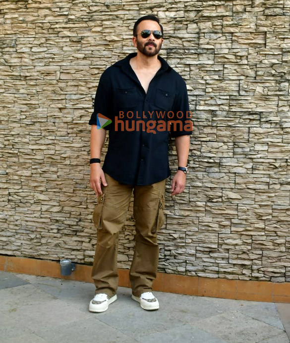 photos ajay devgn and rohit shetty snapped promoting singham again 1