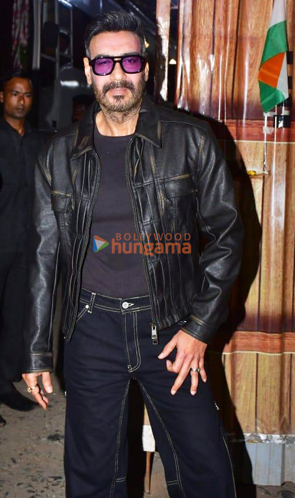 photos ajay devgn and rohit shetty snapped promoting singham again on the sets of bigg boss 18 4