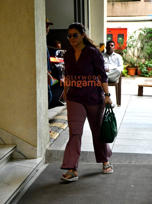 photos kajol snapped in juhu 4 6