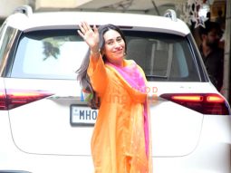 Photos: Karisma Kapoor snapped celebrating Diwali outside her office at Khar