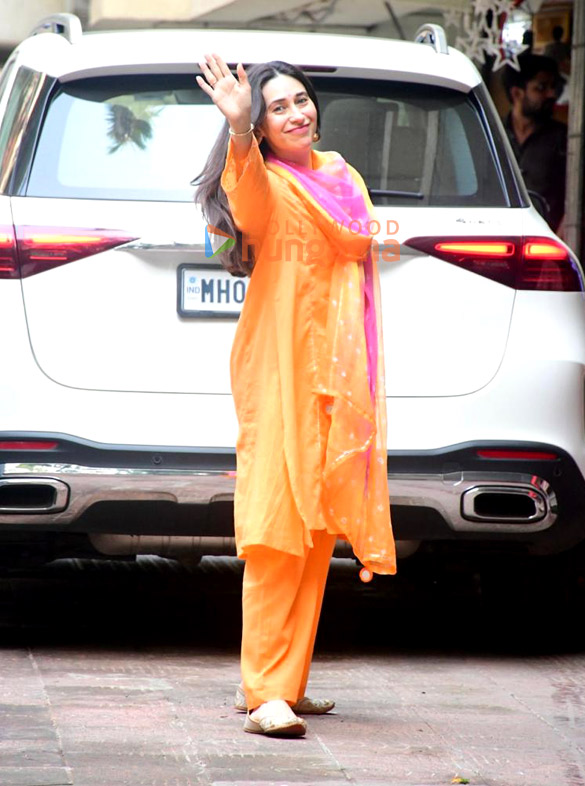 photos karisma kapoor snapped celebrating diwali outside her office at khar 3