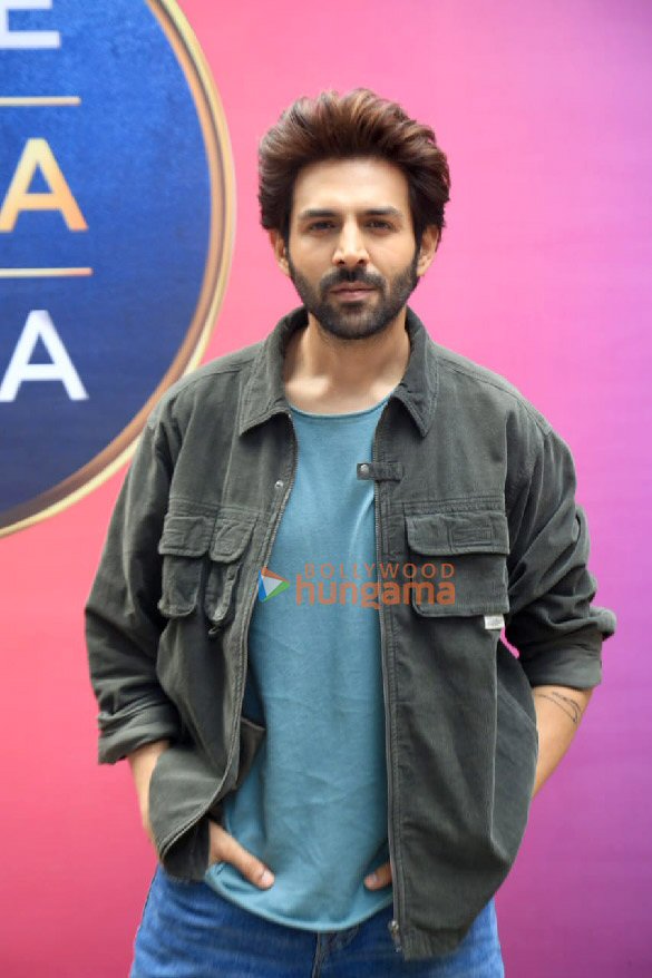 photos kartik aaryan and vidya balan snapped at sa re ga ma pa set for bhool bhulaiyaa 3 promotion 2