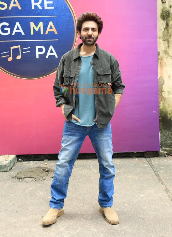 photos kartik aaryan and vidya balan snapped at sa re ga ma pa set for bhool bhulaiyaa 3 promotion 4