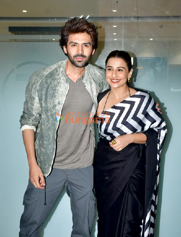 Photos: Kartik Aaryan and Vidya Balan snapped during Bhool Bhulaiyaa 3 promotions
