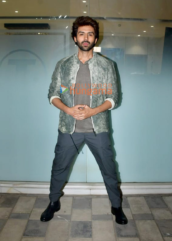 photos kartik aaryan and vidya balan snapped during bhool bhulaiyaa 3 promotions 4