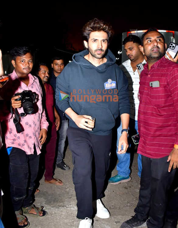 photos kartik aaryan and vidya balan snapped promoting bhool bhulaiyaa 3 on the sets of indias best dancer 657 3