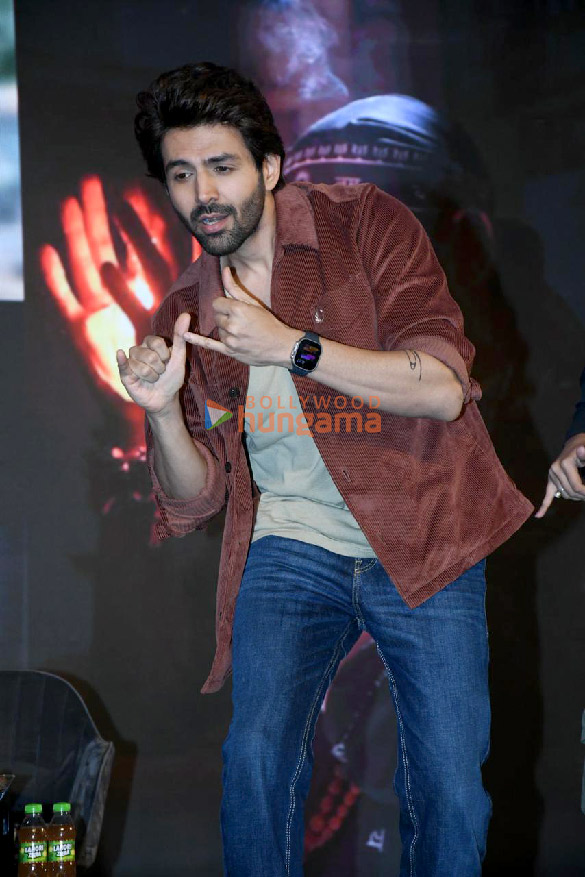 Photos: Kartik Aaryan snapped at Bollywood Hungama OTT India Fest 2024 for Bhool Bhulaiyaa 3 discussion Photos: Kartik Aaryan snapped at Bollywood Hungama OTT India Fest 2024 for Bhool Bhulaiyaa 3 discussion