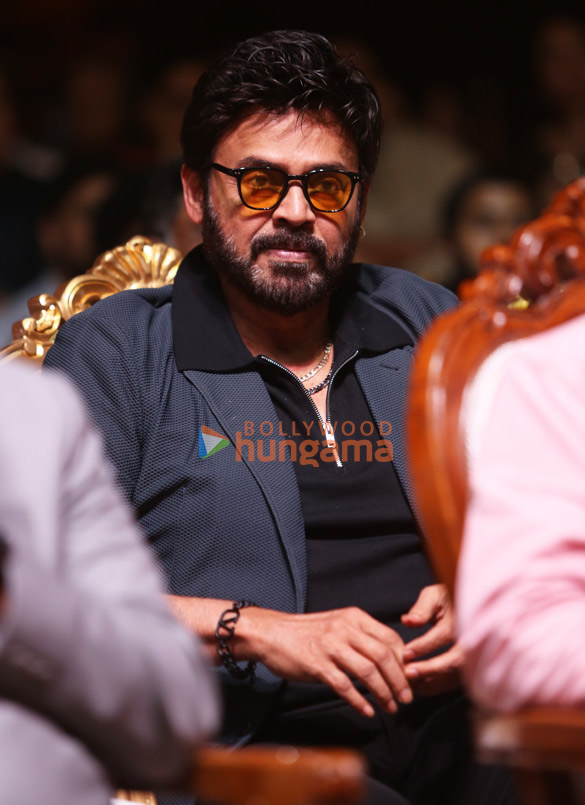 photos megastar chiranjeevi felicitated by amitabh bachchan at anr awards in presence of ram charan and others 10
