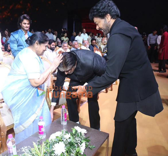 photos megastar chiranjeevi felicitated by amitabh bachchan at anr awards in presence of ram charan and others 102 3