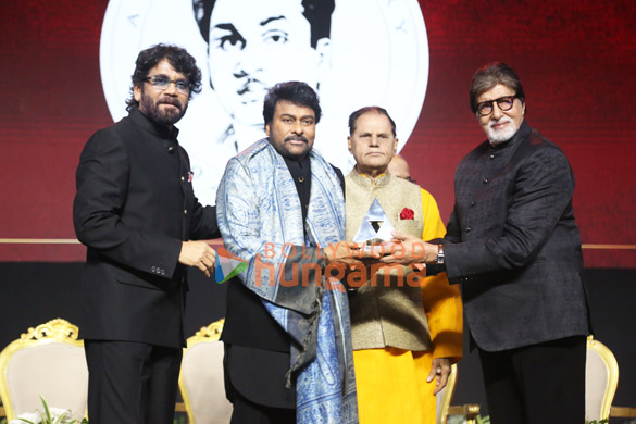 photos megastar chiranjeevi felicitated by amitabh bachchan at anr awards in presence of ram charan and others 12