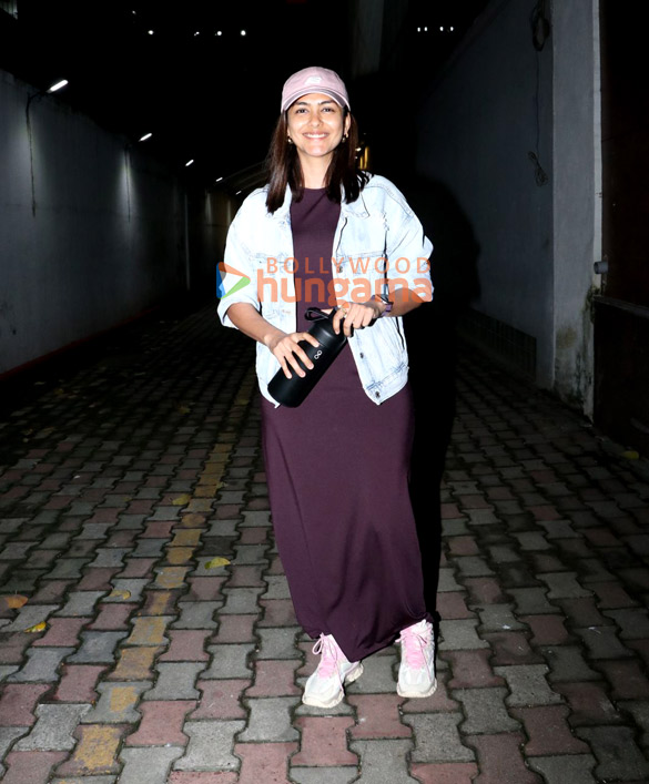 Photos: Mrunal Thakur snapped at Mahesh Bhatt’s office in Bandra