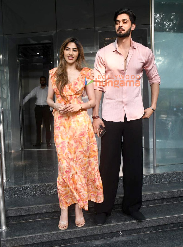 photos nikki tamboli snapped in bandra 2 4