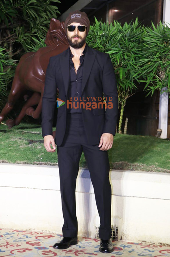 photos nora fatehi tiger shroff and others attend the welcome party for warner music group 1