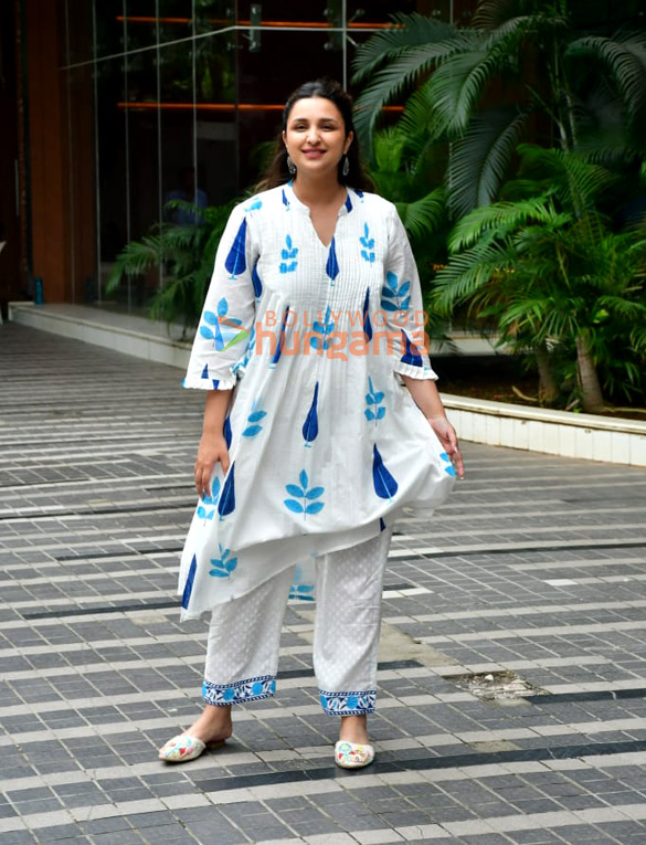 photos parineeti chopra snapped in andheri 1 8