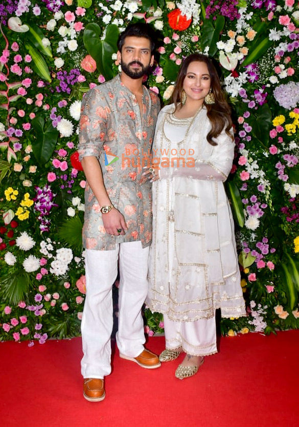 photos rakul preet singh mrunal thakur nushrratt bharuccha ankita lokhande and others snapped attending ektaa r kapoors diwali bash 2 3