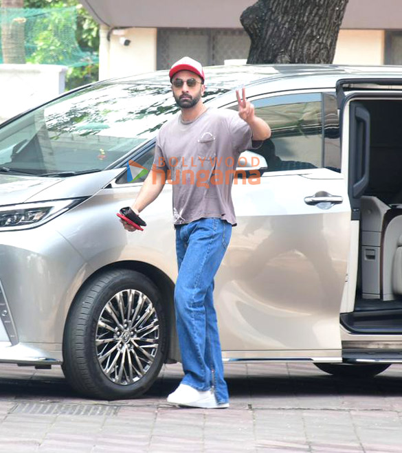 Photos: Ranbir Kapoor snapped at Sanjay Leela Bhansali’s house in Juhu