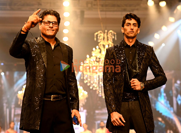 photos ronit roy and soundarya sharma snapped walking the ramp at the bombay times fashion week 3