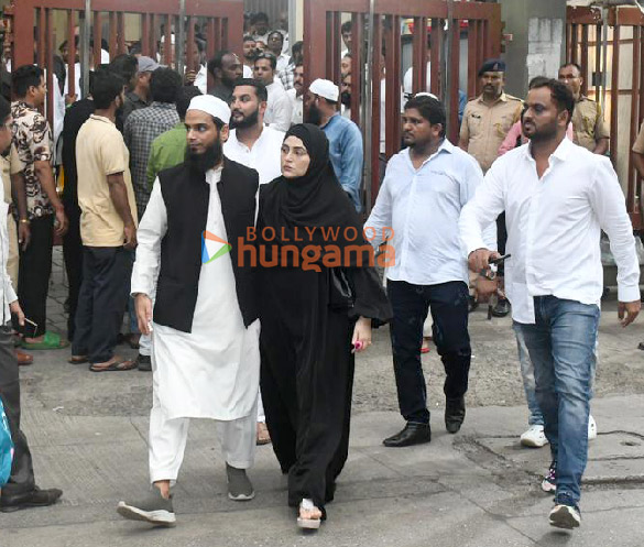 photos salman khan sohail khan arpita khan atul agnihotri and others attend last rites of baba siddique at his residence in bandra 3