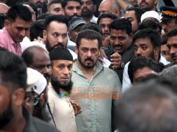 Photos: Salman Khan, Sohail Khan, Arpita Khan, Atul Agnihotri and others attend last rites of Baba Siddique at his residence in Bandra